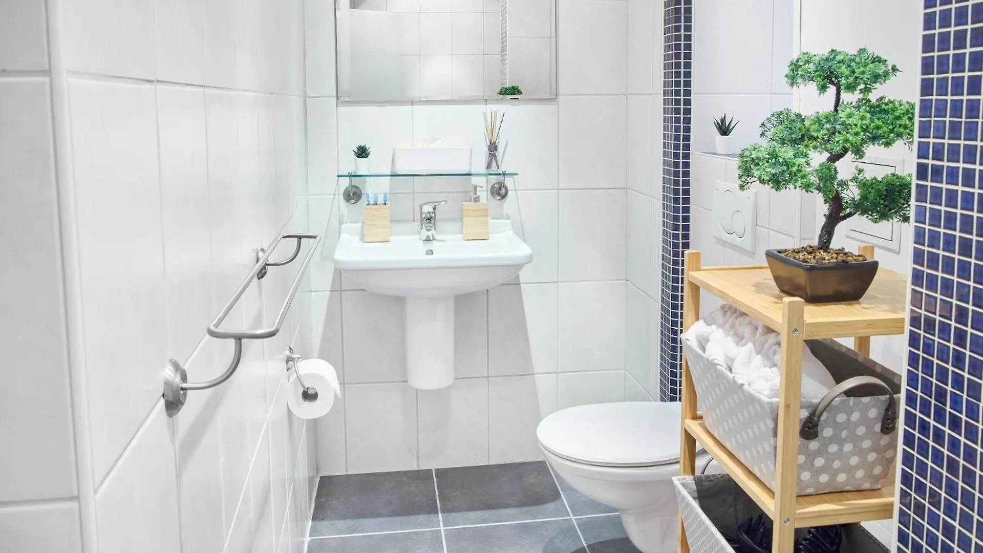 Idee Living City-Apartment - Terrasse - Netflix Mannheim 0*,  Germany